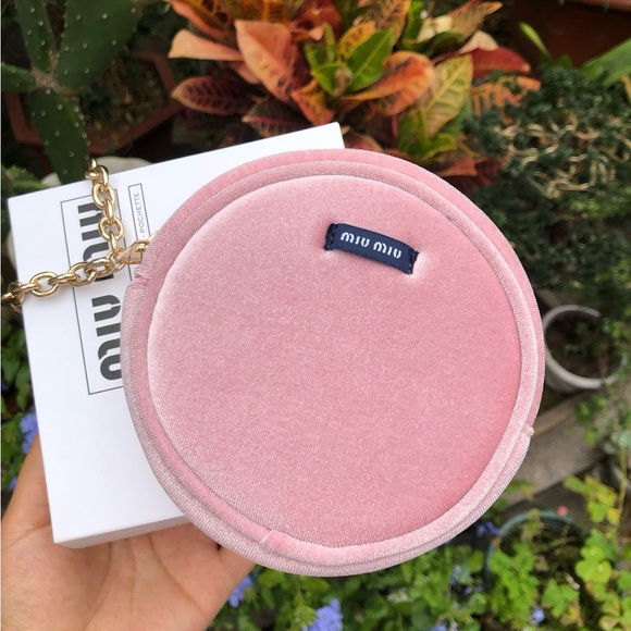 Source Unknown Handbags - NIB Pink Blush Velvet goldtone POUCHETTE wristlet